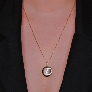 Colar letra Tassia Naves