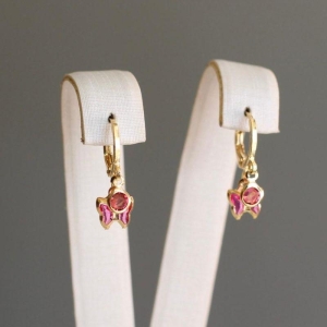 Brinco argolinha articulada borboleta rosa + zirconia