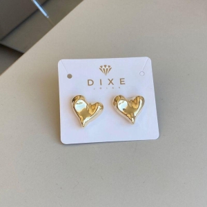 Brinco organico coralçao torto martelado