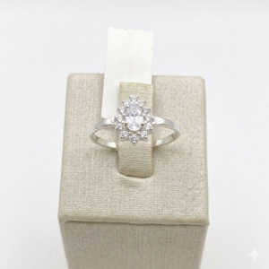 Anel Oval Cravejado Cristal/Rubi/Esmeralda