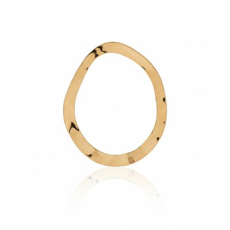 Brinco pingente oval martelado