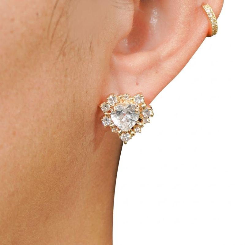 Brinco Coração Cravação em Volta Cristal